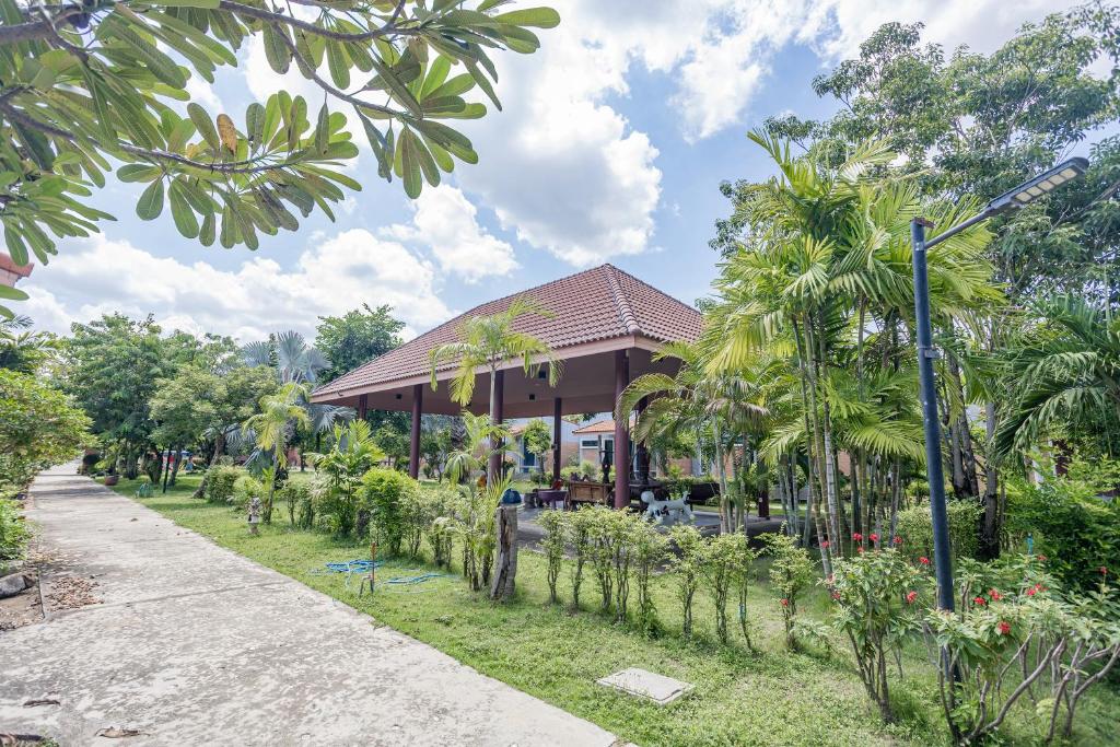 Busaya Resort & Cuisine — 3