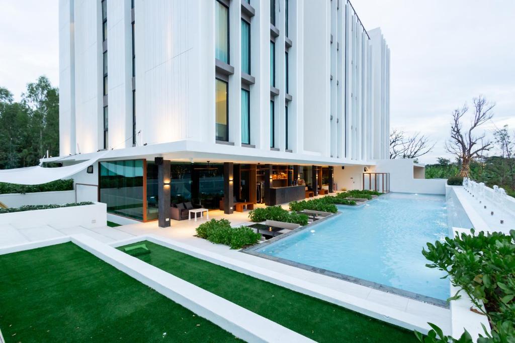 GOOD Nakhonsawan Hotel — 4